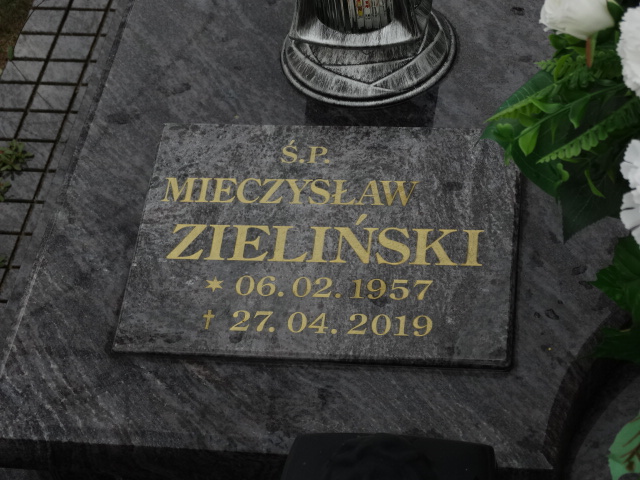 Grób Mieczysław Zieliński